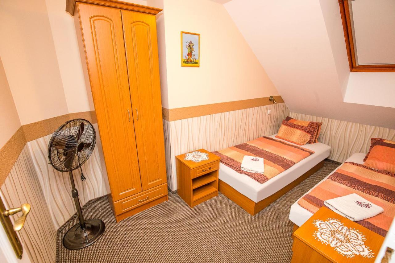 Tinodi Fogado Bed & Breakfast Sárvár Dış mekan fotoğraf