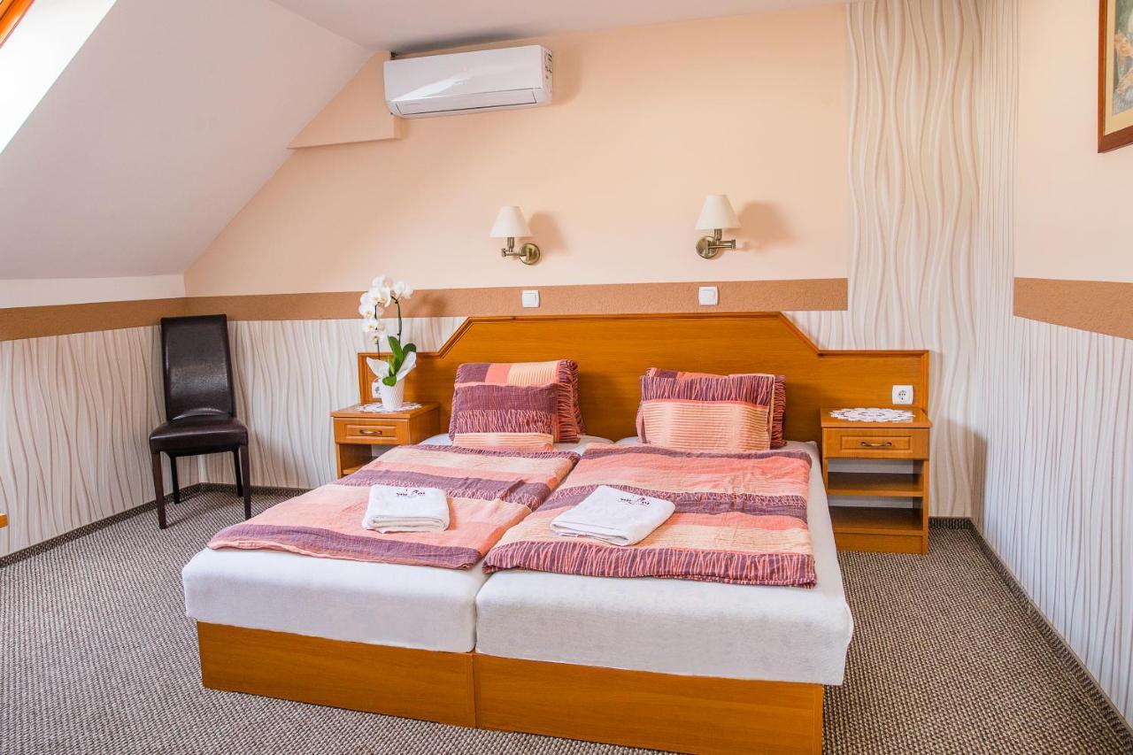 Tinodi Fogado Bed & Breakfast Sárvár Dış mekan fotoğraf