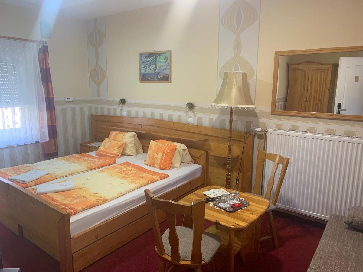 Tinodi Fogado Bed & Breakfast Sárvár Dış mekan fotoğraf