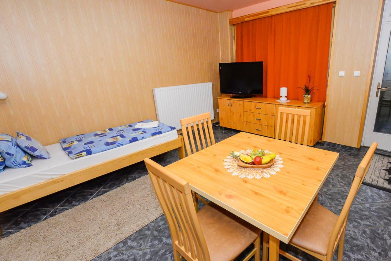 Tinodi Fogado Bed & Breakfast Sárvár Dış mekan fotoğraf