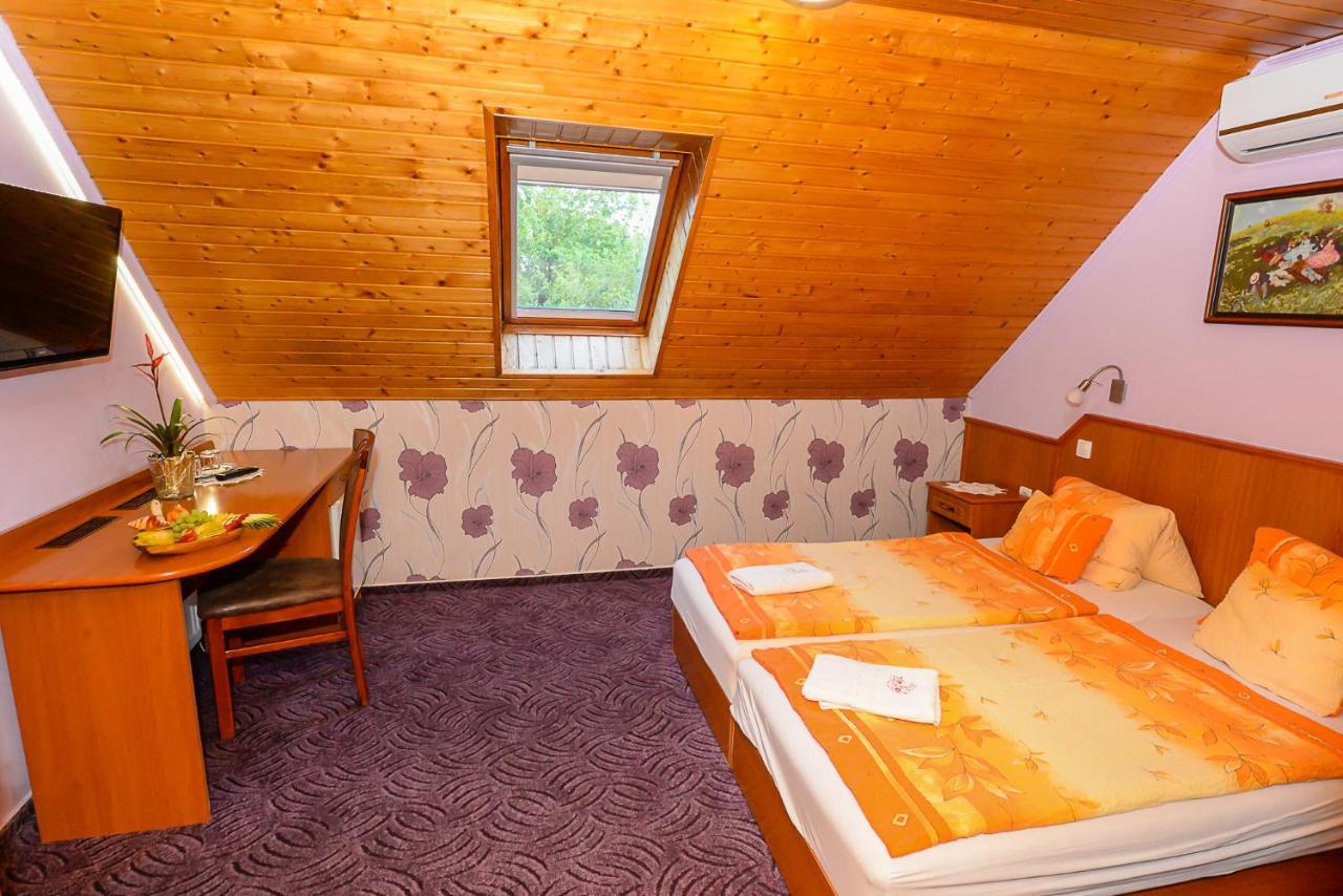 Tinodi Fogado Bed & Breakfast Sárvár Dış mekan fotoğraf