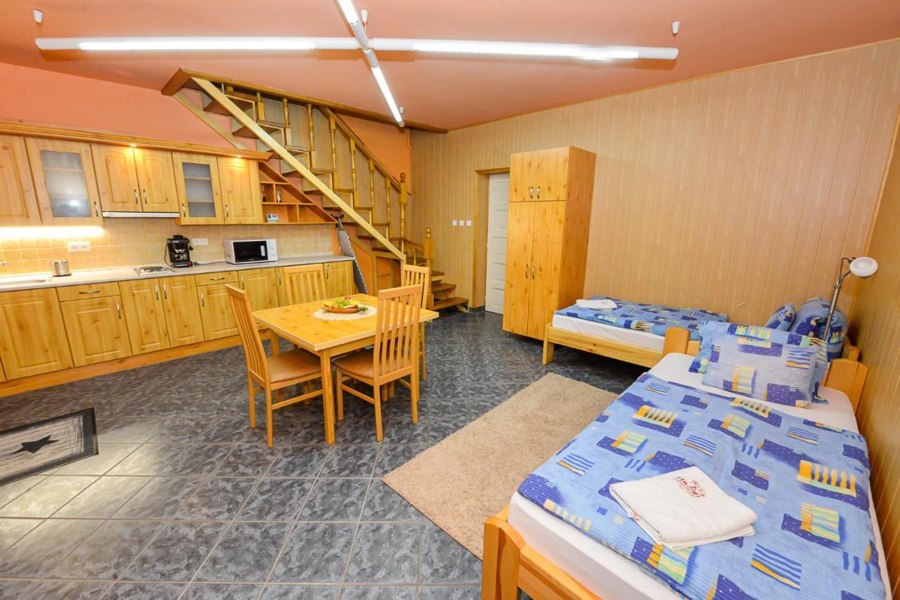 Tinodi Fogado Bed & Breakfast Sárvár Dış mekan fotoğraf