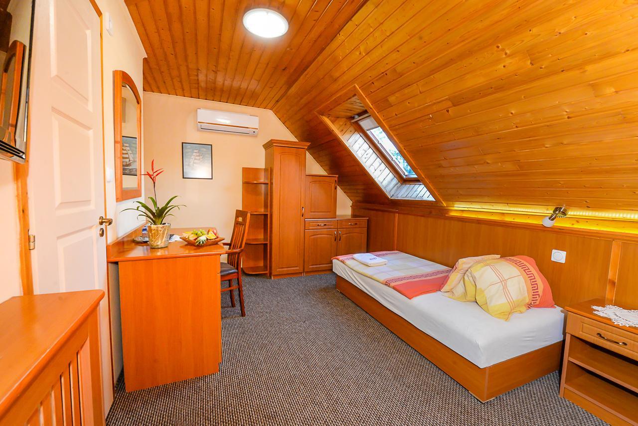 Tinodi Fogado Bed & Breakfast Sárvár Dış mekan fotoğraf